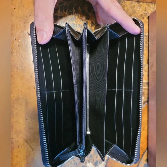 Gucci Blade long zip around wallet - Picture 6 of 9